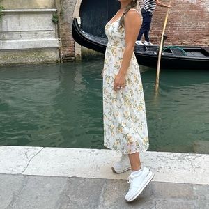 Beautiful romantic dress -lemon print